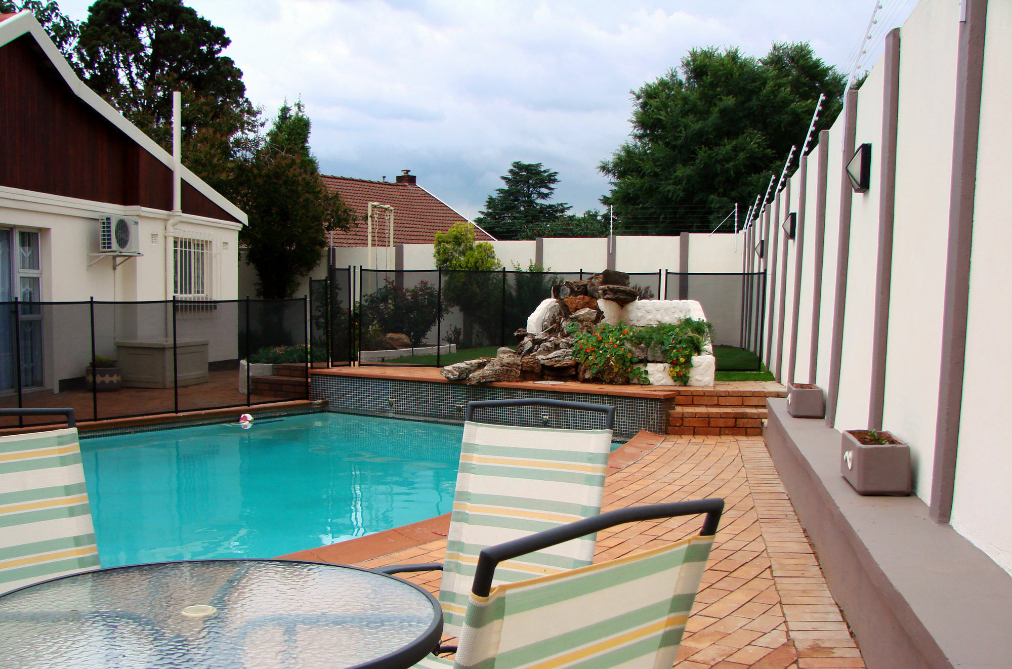 17 On 13Th Guest House Edenvale Esterno foto